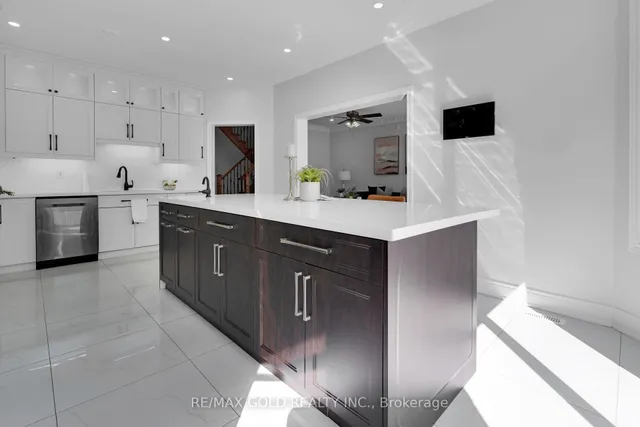 Additional image 17 of 48 Fountainview Way