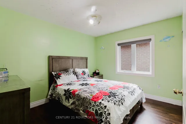 Additional image 24 of 19 OXTAIL Lane