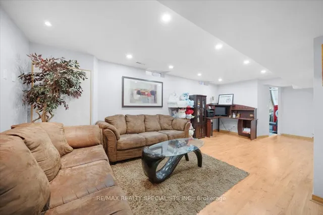 Additional image 27 of 28 Redcastle St