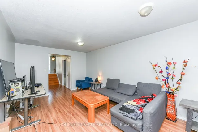 Additional image 31 of 3442 Laddie Cres