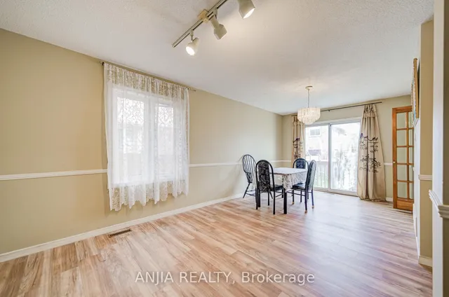 Additional image 7 of 550 Bluesky Cres