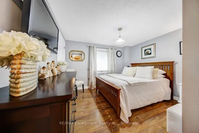 Additional image 31 of 2029 Banbury Cres