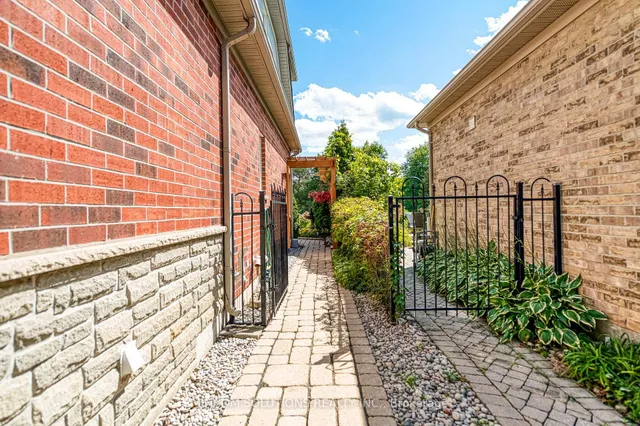 Additional image 32 of 35 Links Lane