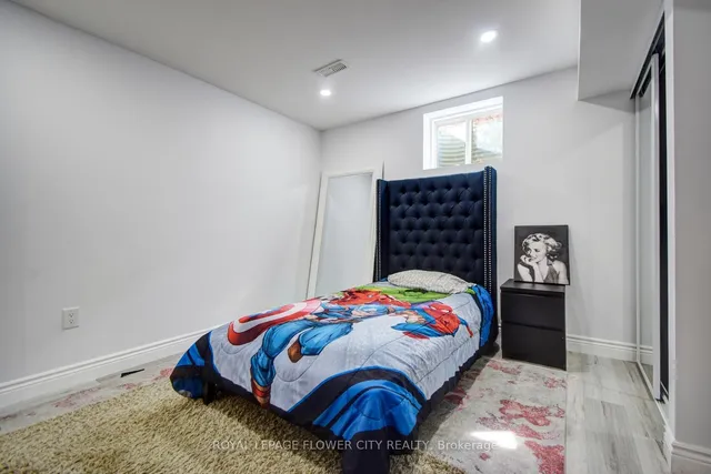 Additional image 43 of 25 Padbury Tr