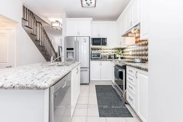 Additional image 12 of 4 FOLIAGE Dr