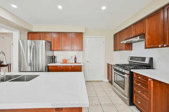 Additional image 23 of 37 BLOOM Dr