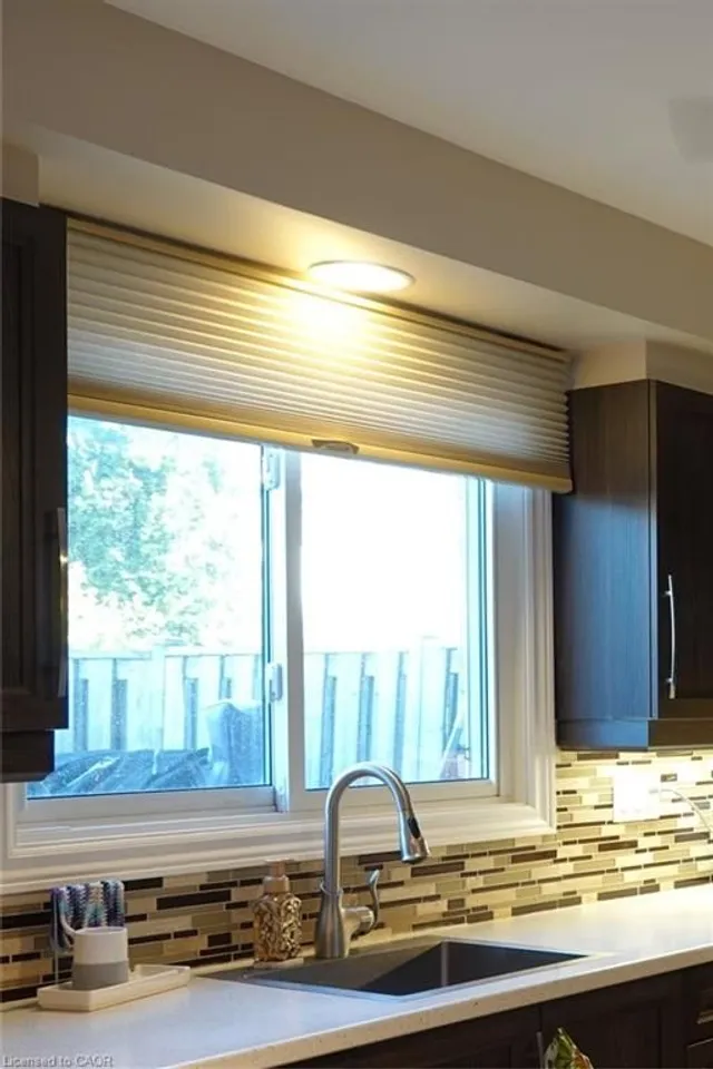 Additional image 10 of 5475 Lakeshore Rd Unit 9