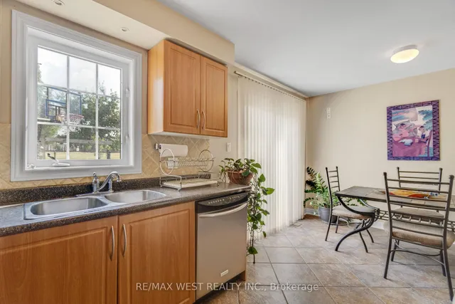 Additional image 3 of 35 Rotunda St