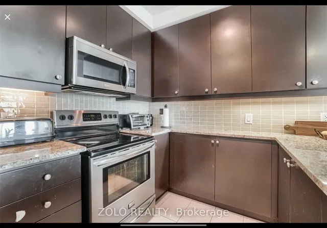 Additional image 8 of 100 John St Unit 1905