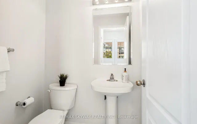 Additional image 24 of 74 Magnificent Crt