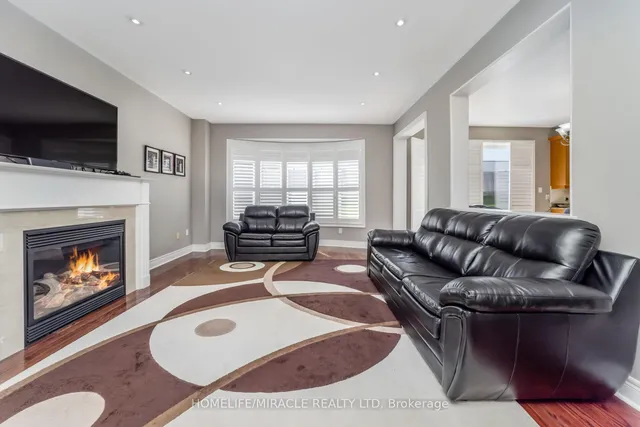 Additional image 19 of 32 Xavier Crt