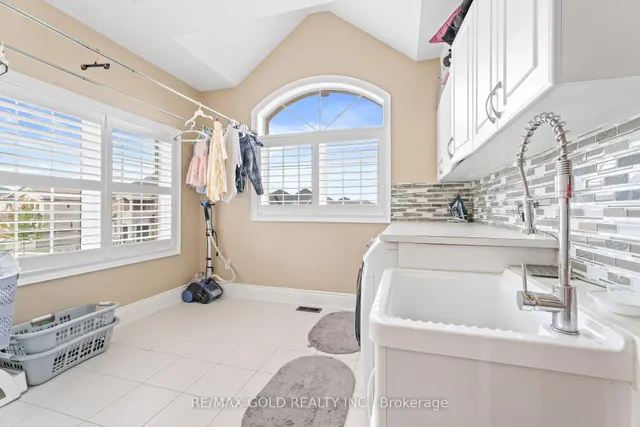 Additional image 33 of 19 Martin Byrne Dr