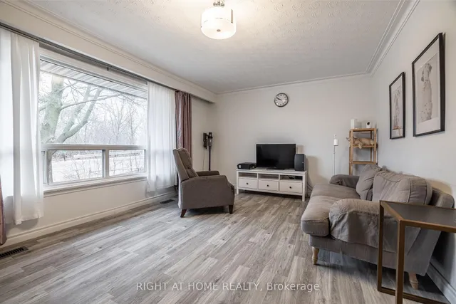 Additional image 5 of 2076 Constance Dr