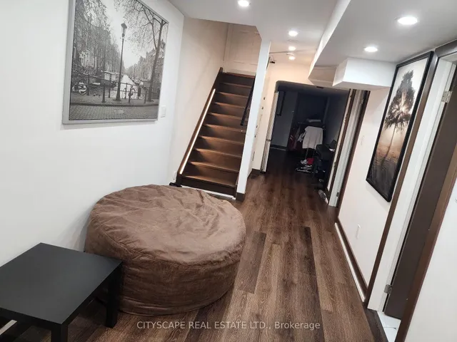 Additional image 20 of 94 Unionville Cres