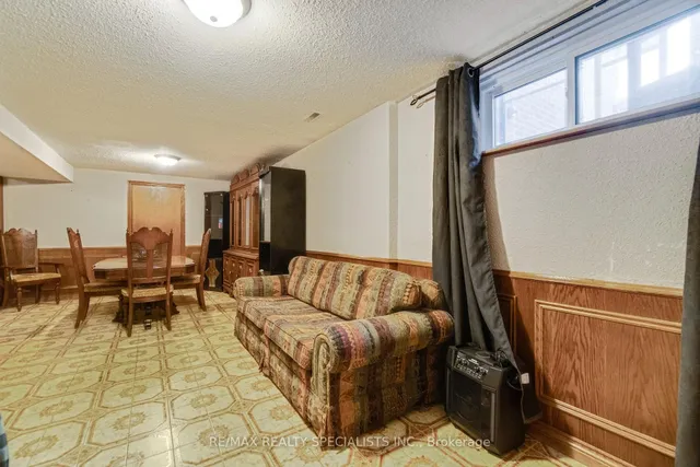 Additional image 25 of 8 Malcolm Cres