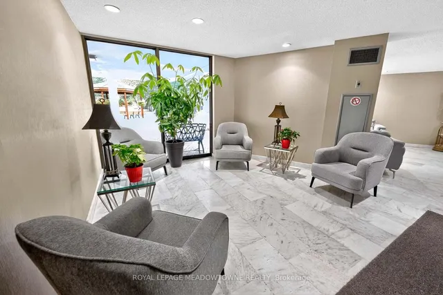 Additional image 6 of 3695 Kaneff Cres Unit 102