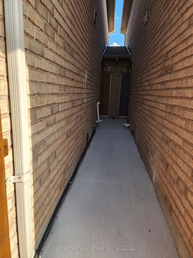 Additional image 29 of 94 Unionville Cres