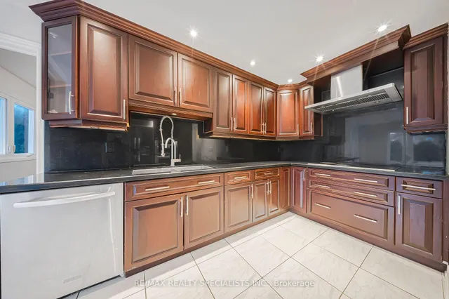 Additional image 10 of 24 Whitmore Crt