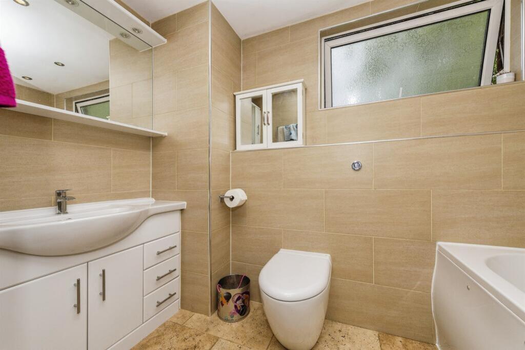 Additional image 10 of Middlefield, Hatfield, AL10