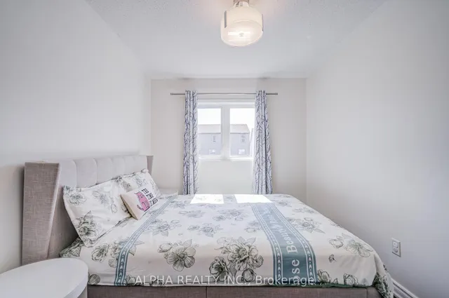 Additional image 19 of 102 Roxton Rd