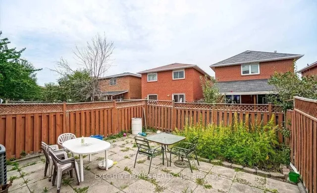 Additional image 39 of 114 Toba Cres