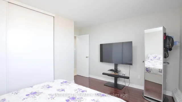 Additional image 19 of 3555 Derry Rd Unit 907