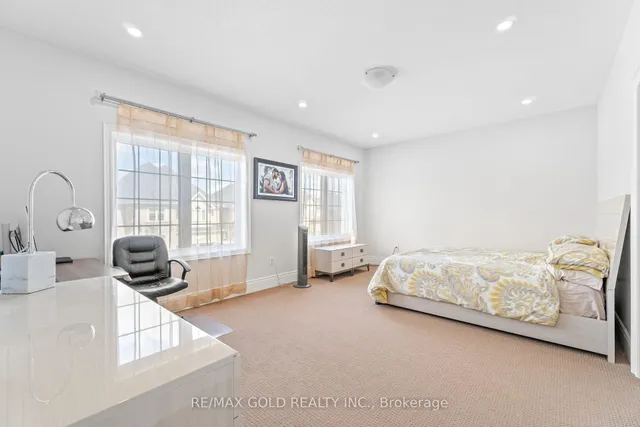 Additional image 30 of 19 Martin Byrne Dr