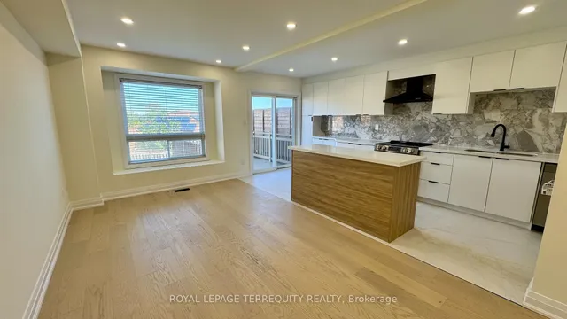 Additional image 10 of 95 Tiller Tr