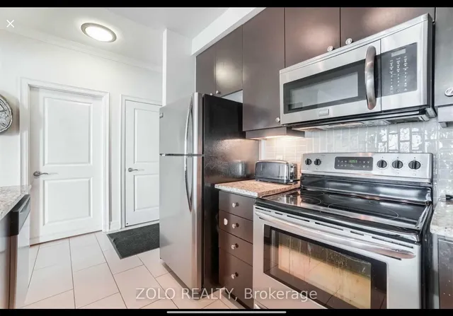 Additional image 7 of 100 John St Unit 1905