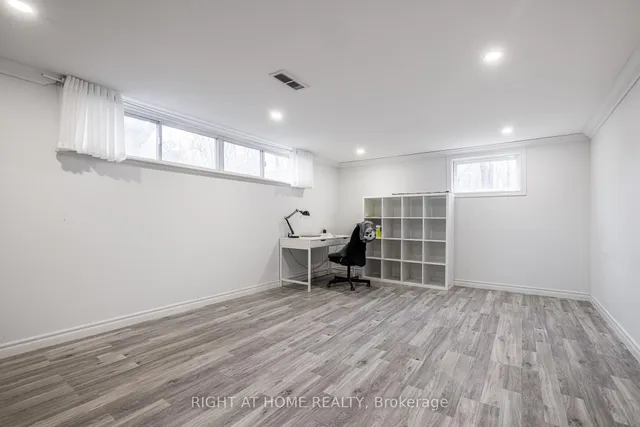 Additional image 13 of 2076 Constance Dr