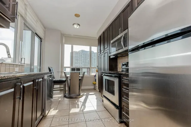 Additional image 25 of 90 Absolute Ave Unit 1203