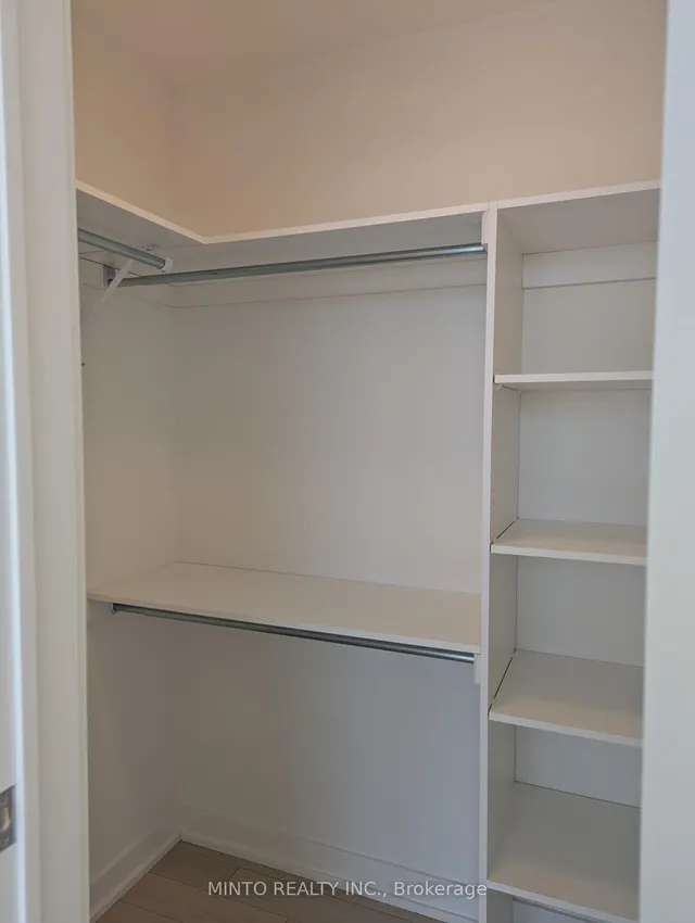 Additional image 5 of 3079 Trafalgar Rd Unit 302