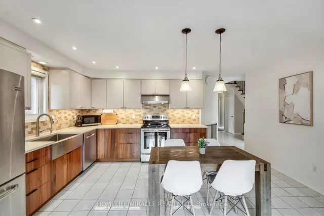 Additional image 12 of 373 Turnberry Cres