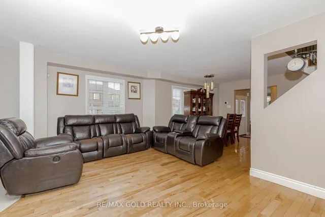 Additional image 11 of 2 Lake Louise Dr