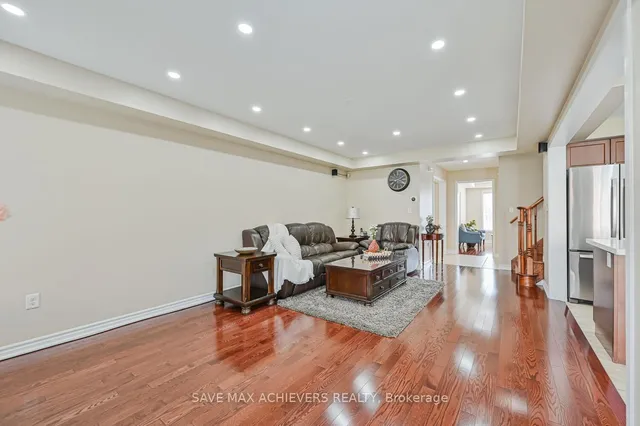 Additional image 16 of 37 BLOOM Dr