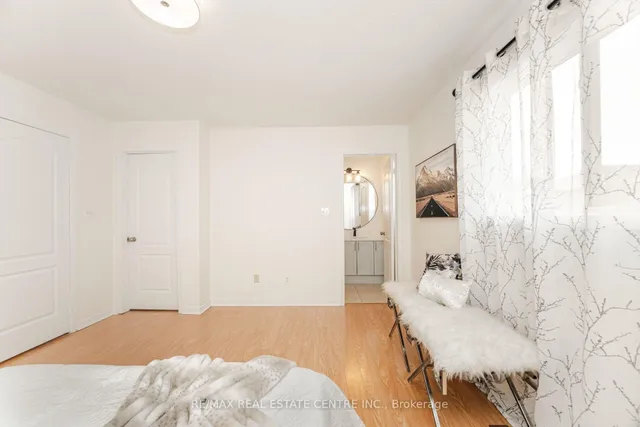 Additional image 17 of 86 Pauline Cres