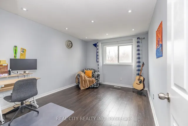 Additional image 20 of 70 Majestic Cres