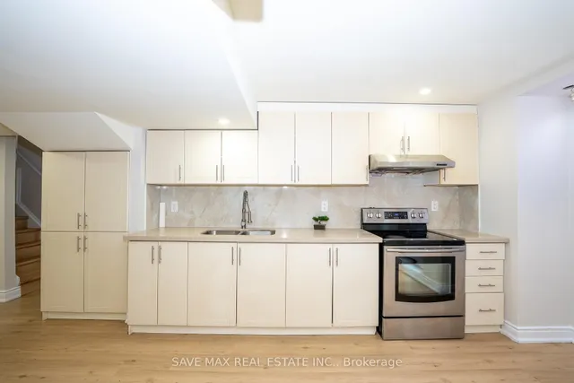 Additional image 36 of 100 Crown Victoria Dr