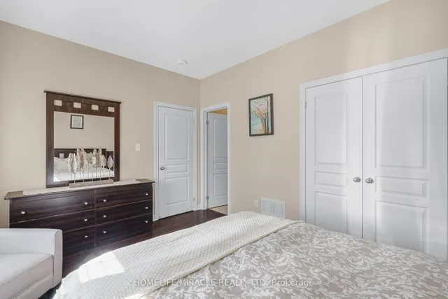 Additional image 33 of 26 Fitzgibson St