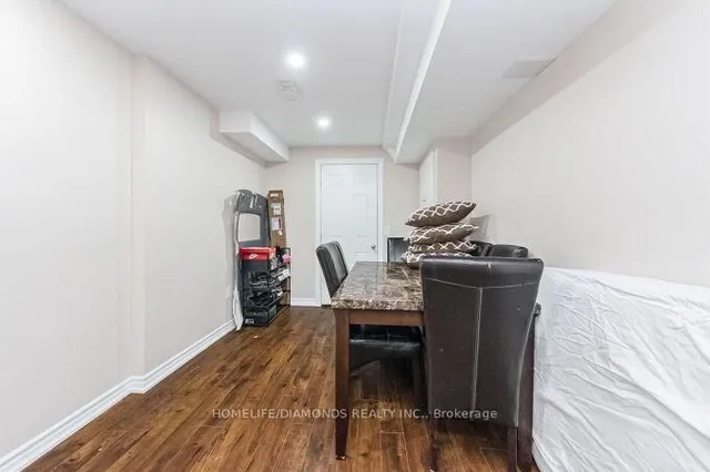 Additional image 41 of 4 FOLIAGE Dr