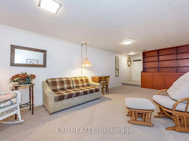 Additional image 36 of 210 Mcmurchy Ave