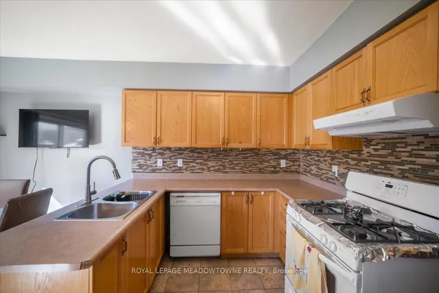 Additional image 14 of 13 Albright Rd