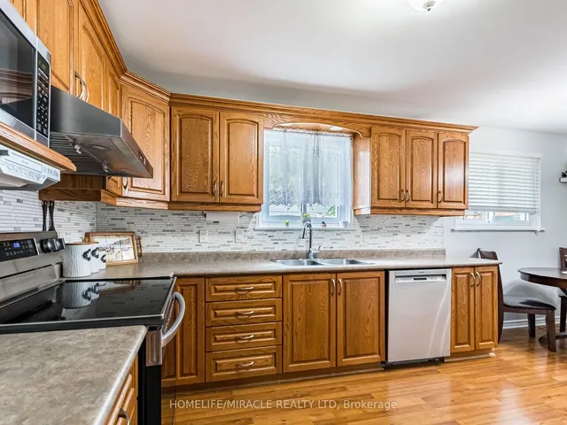 Additional image 16 of 64 Geneva Cres