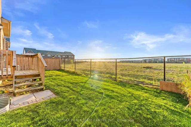 Additional image 25 of 18 Hogan Manor Dr