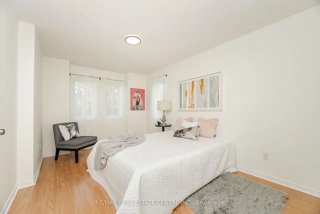 Additional image 19 of 86 Pauline Cres