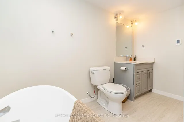 Additional image 32 of 23 Bedford Cres