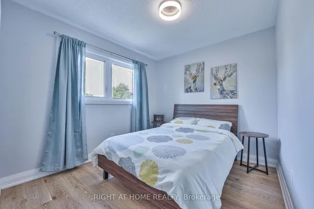 Additional image 31 of 1517 Queensbury Cres