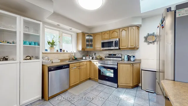 Additional image 11 of 262 Randall Cres