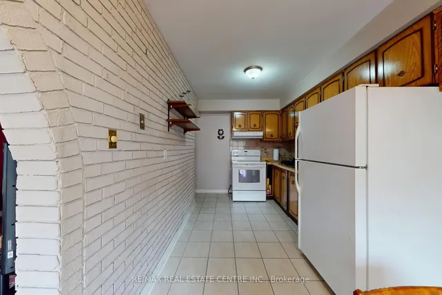 Additional image 17 of 7406 Darcel Ave Unit 34