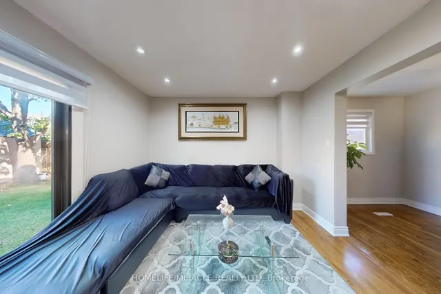 Additional image 10 of 64 Radford Dr